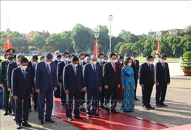 Đoàn đại biểu lãnh đạo Đảng, Nhà nước, Mặt trận Tổ quốc Việt Nam tưởng niệm Chủ tịch Hồ Chí Minh. Ảnh: Nguyễn Điệp/TTXVN Đoàn đại biểu lãnh đạo Đảng, Nhà nước, Mặt trận Tổ quốc Việt Nam tưởng niệm Chủ tịch Hồ Chí Minh. Ảnh: Nguyễn Điệp/TTXVN