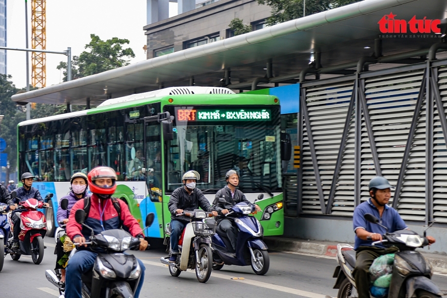 Được đầu tư với số tiền lớn nhưng dự án BRT chưa đạt hiệu quả như mong đợi.