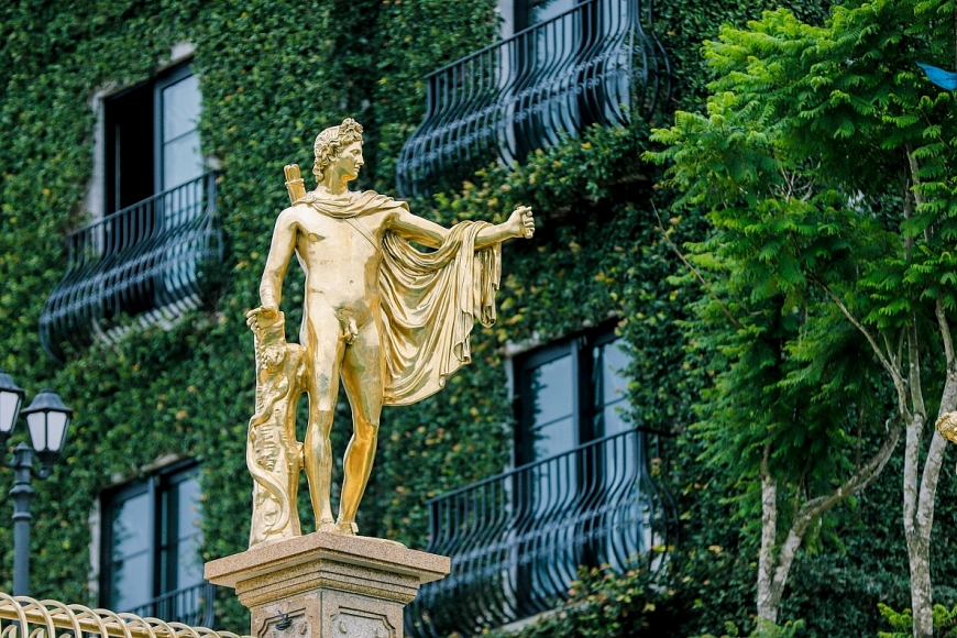 5 tác phẩm điêu khắc đặc biệt nhất tại Thác Thần Mặt Trời ở Bà Nà Hills