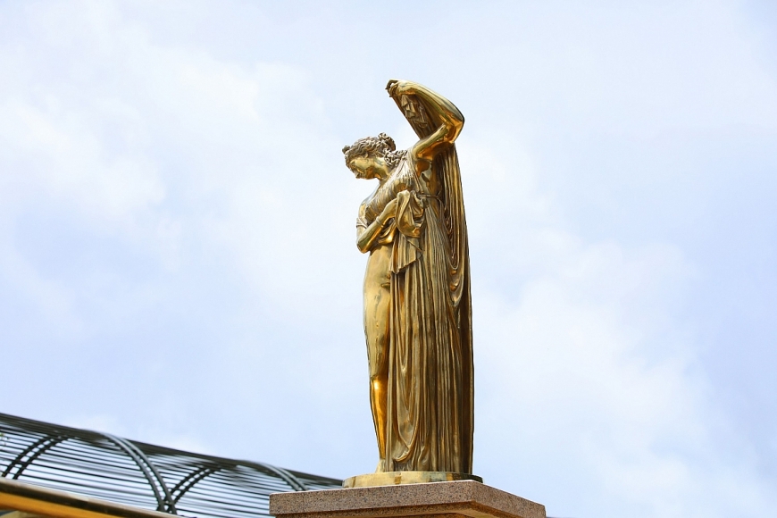 5 tác phẩm điêu khắc đặc biệt nhất tại Thác Thần Mặt Trời ở Bà Nà Hills