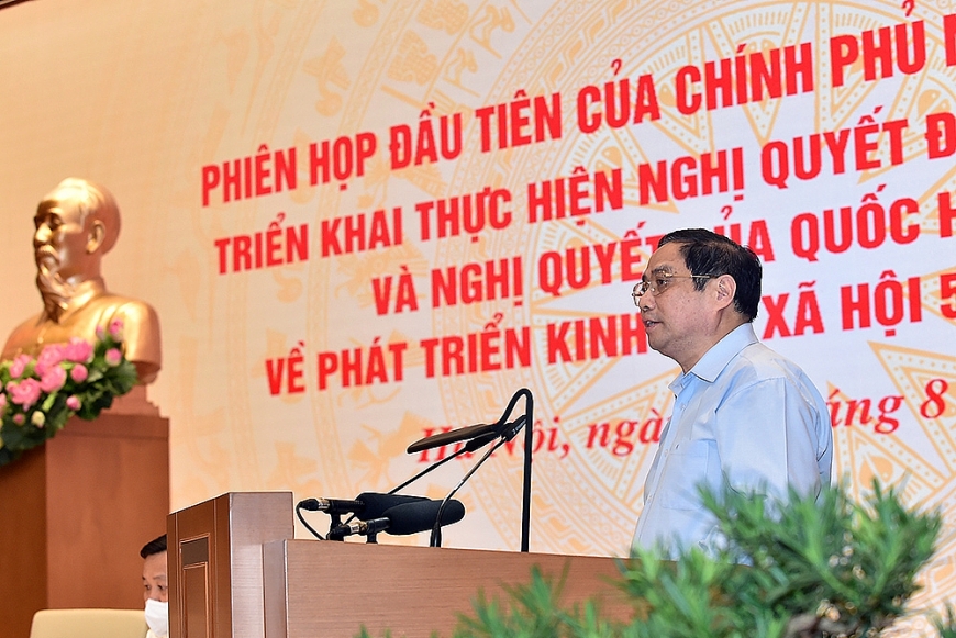 Phát biểu tại phiên họp, Thủ tướng Phạm Minh Chính nhấn mạnh: Tập thể Chính phủ, từng thành viên Chính phủ, các bộ, ngành, địa phương nghiêm túc tiếp thu, quán triệt đầy đủ, sâu sắc ý kiến chỉ đạo của đồng chí Tổng Bí thư, cụ thể hóa vào các chương trình, kế hoạch hành động và tổ chức thực hiện một cách có hiệu quả. Ảnh: VGP/Nhật Bắc Phát biểu tại phiên họp, Thủ tướng Phạm Minh Chính nhấn mạnh: Tập thể Chính phủ, từng thành viên Chính phủ, các bộ, ngành, địa phương nghiêm túc tiếp thu, quán triệt đầy đủ, sâu sắc ý kiến chỉ đạo của đồng chí Tổng Bí thư, cụ thể hóa vào các chương trình, kế hoạch hành động và tổ chức thực hiện một cách có hiệu quả. Ảnh: VGP/Nhật Bắc