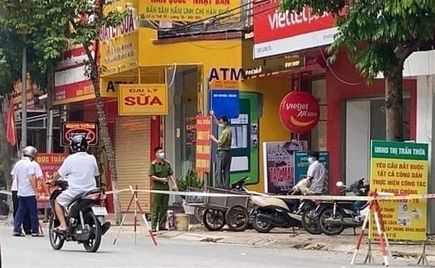 Cửa hàng Viettel Post, chi nhánh huyện Lương Tài tạm thời phong toả, phun khử khuẩn. (Nguồn: VTC)