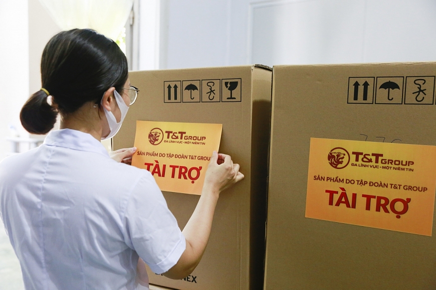 Lô hàng 200.000 bộ kit xét nghiệm nhanh COVID-19 đã được T&T Group vận chuyển tới Cần Thơ trong ngày 14/8 nhằm kịp thời hỗ trợ địa phương trong công tác xét nghiệm tầm soát COVID-19