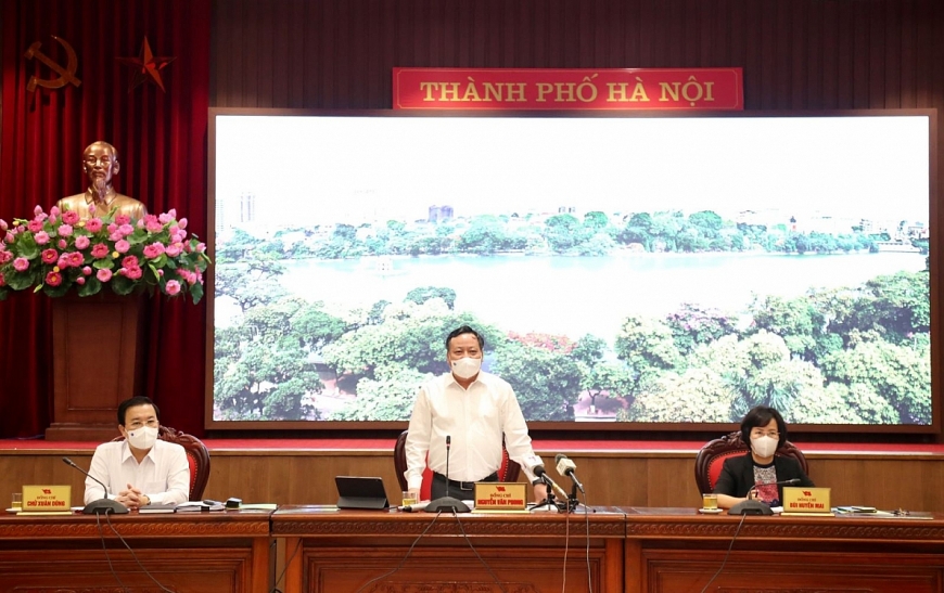 Ông Nguyễn Văn Phong, Phó Bí thư Thành ủy Hà Nội chủ trì cuộc họp.