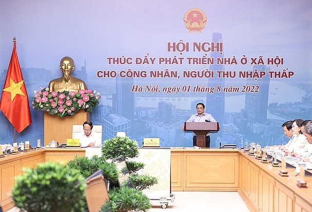 Thủ tướng Phạm Minh Chính chủ trì Hội nghị thúc đẩy phát triển nhà ở xã hội cho công nhân, người thu nhập thấp. Phó Thủ tướng Lê Văn Thành cùng chủ trì Hội nghị - Ảnh: VGP/Nhật Bắc