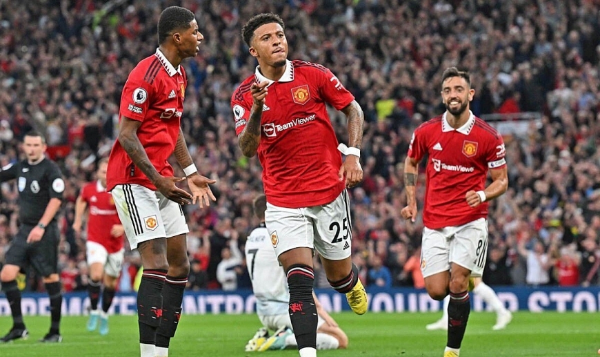 Cặp đôi trẻ tuổi đã tự tin trở lại. Ảnh: AFP