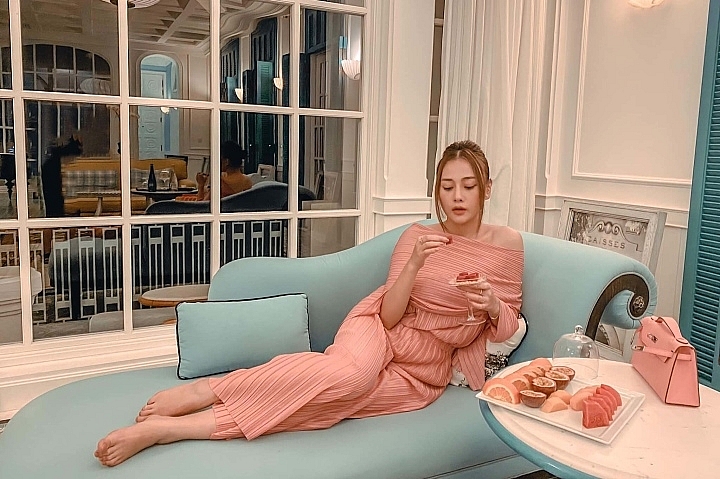 Nhan sắc ngày càng thăng hạng của diễn viên Phương Oanh - Quỳnh Búp bê