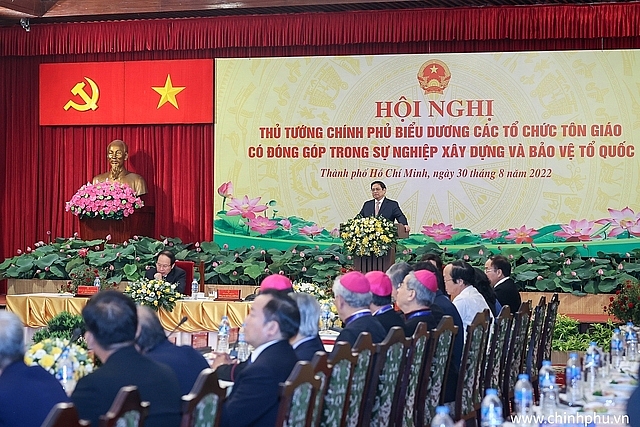 Thủ tướng: Các tôn giáo luôn đồng hành cùng dân tộc, cùng đất nước trong khó khăn và thuận lợi, góp phần tạo nên bản lĩnh, bản sắc và sức mạnh Việt Nam