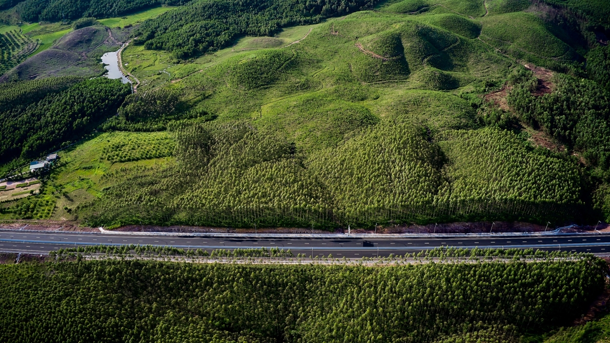 Khám phá tuyến cao tốc Vân Đồn - Móng Cái có hệ thống chiếu sáng hiện đại nhất Việt Nam