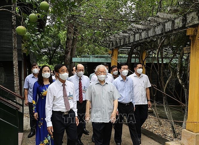 Tổng Bí thư Nguyễn Phú Trọng dâng hương tưởng niệm Chủ tịch Hồ Chí Minh. Ảnh: Trí Dũng/TTXVN
