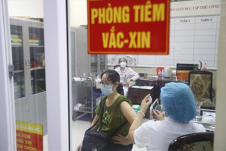Hà Nội triển khai tiêm vaccine COVID-19 cho người dân. Ảnh: Hải Nguyễn