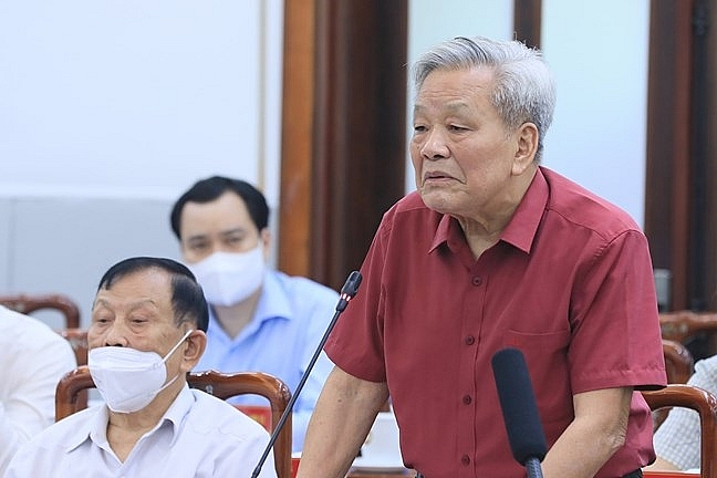 Ông Nguyễn Túc, Ủy viên Đoàn Chủ tịch Ủy ban Trung ương MTTQ Việt Nam, Chủ nhiệm Hội đồng Tư vấn các vấn đề văn hóa và xã hội phát biểu tại Hội nghị