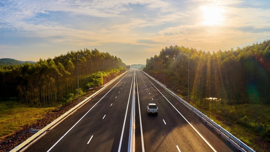 Cao tốc Vân Đồn - Móng Cái có ý nghĩa quan trọng trong thúc đẩy phát triển kinh tế, xã hội, du lịch, thương mại Quảng Ninh 