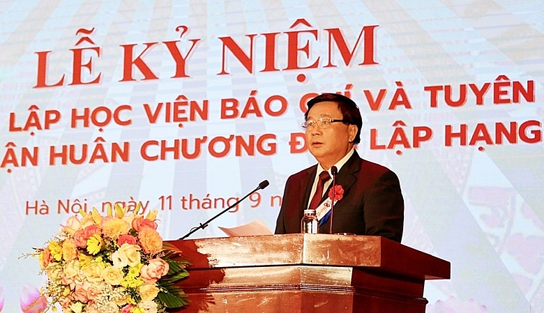 GS.TS Nguyễn Xuân Thắng, Ủy viên Bộ Chính trị, Giám đốc Học viện Chính trị Quốc gia Hồ Chí Minh phát biểu tại lễ kỷ niệm.  