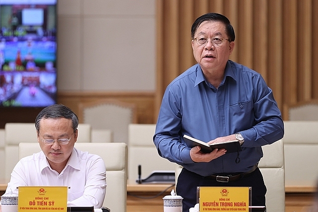 Đồng chí Nguyễn Trọng Nghĩa, Bí thư Trung ương Đảng, Trưởng Ban Tuyên giáo Trung ương phát biểu - Ảnh: VGP/Nhật Bắc