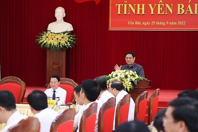 Nhấn mạnh con người là nguồn lực quan trọng, quyết định nhất, Thủ tướng yêu cầu tỉnh tập trung đầu tư cho giáo dục và đào tạo, cả về cơ sở vật chất, trường, lớp, giáo viên - Ảnh: VGP/Nhật Bắc