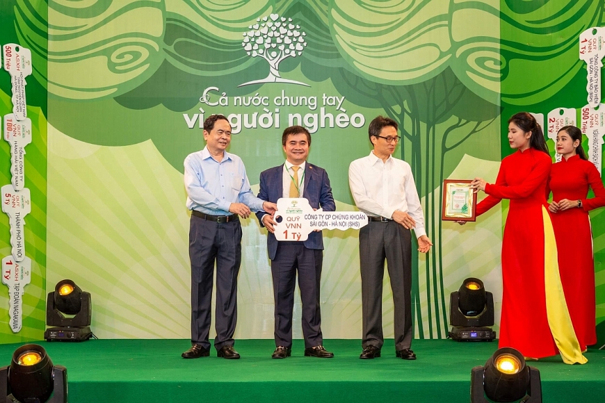 “Bầu Hiển” tiếp tục hỗ trợ 30 tỷ đồng cho người nghèo