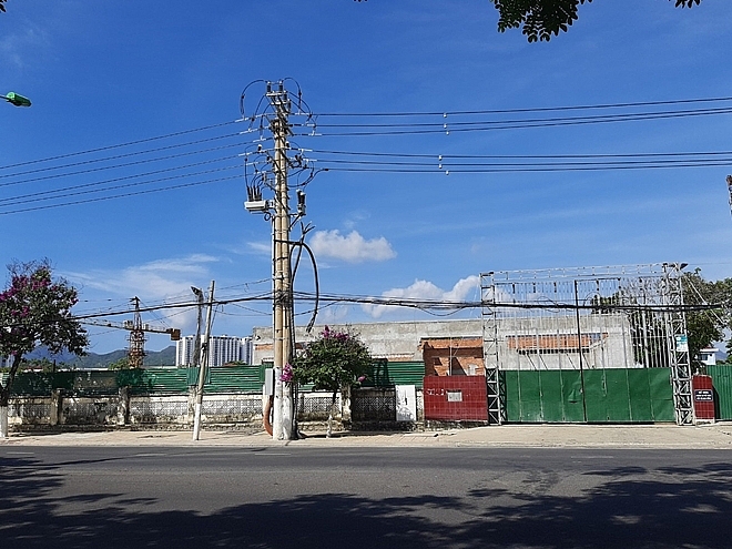 Cổng vào dự án Nha Trang Golden Gate đã phải đóng cửa.
