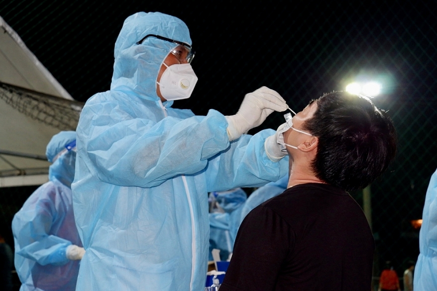 Không chỉ định xét nghiệm sàng lọc COVID-19 đối với việc đi lại của người dân. Ảnh minh hoạ