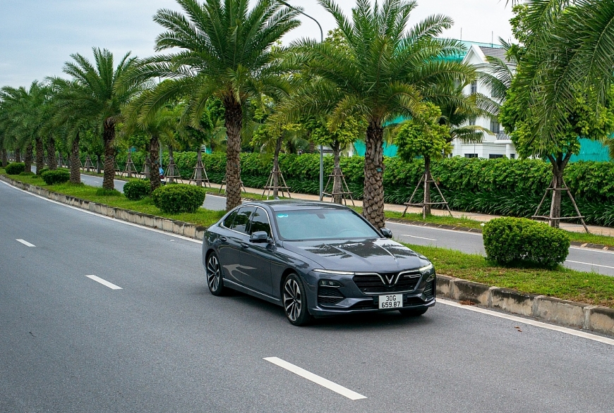 Chủ xe nói gì sau 2 năm sử dụng VinFast Lux A2.0?