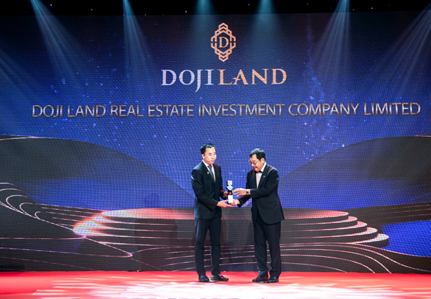 Ông Nguyễn Anh Vũ – Phó Tổng Giám đốc DOJILAND nhận giải thưởng “Doanh nghiệp xuất sắc Châu Á”