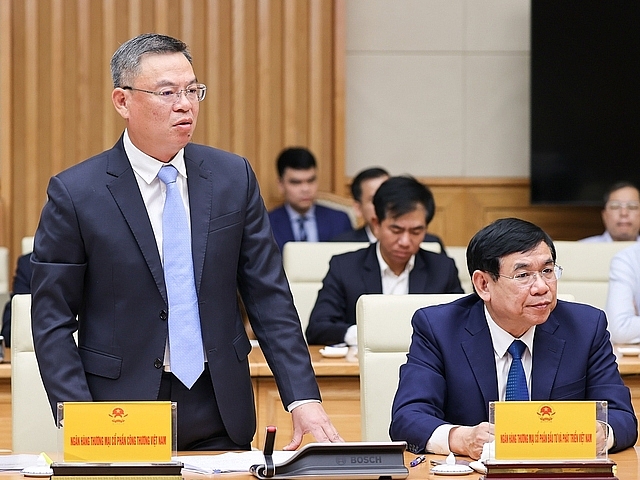 Đại diện các ngân hàng đánh giá công tác điều hành của Chính phủ và NHNN đã giúp ngành ngân hàng đã thực hiện rất tốt, đồng thời 2 nhiệm vụ: Vừa kiểm soát lạm phát, ổn định kinh tế vĩ mô; vừa cung cấp vốn tín dụng hỗ trợ nền kinh tế - Ảnh: VGP/Nhật Bắc