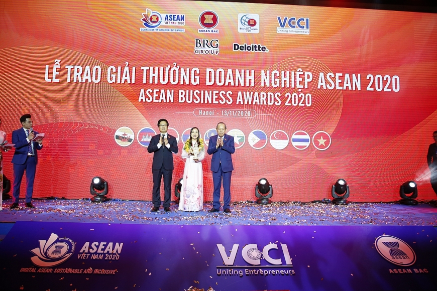 Phó Thủ tướng Thường trực Trương Hòa Bình chúc mừng doanh nghiệp đạt Giải thưởng ABA 2020