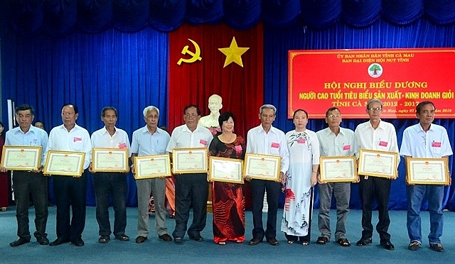 Phát huy vai trò của NCT tham gia xây dựng hệ thống chính trị