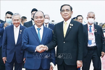 Chủ tịch nước bắt đầu thăm chính thức Thái Lan và dự Hội nghị APEC lần thứ 29