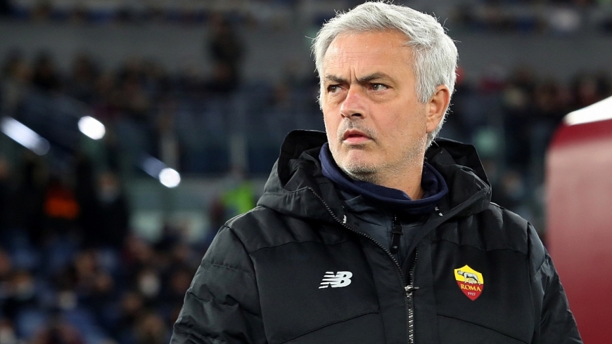 Mourinho thảm bại trong ngày tái ngộ đội bóng cũ Inter Milan. (Ảnh: Getty)