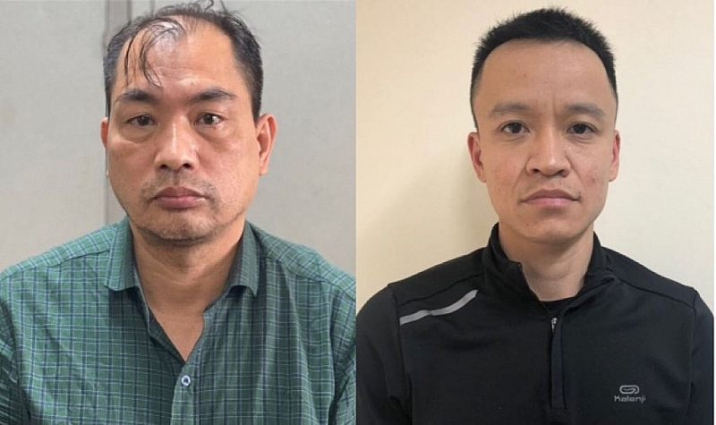 Giám đốc CDC Hải Dương Phạm Duy Tuyến (bên trái) và kế toán trưởng CDC Hải Dương Nguyễn Mạnh Cường.