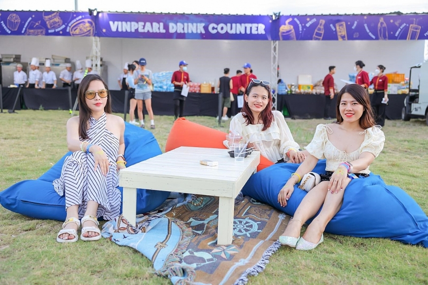 Hàng nghìn khán giả “không ngủ