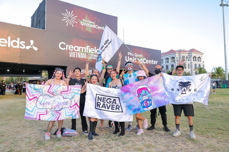 Hàng nghìn khán giả “không ngủ