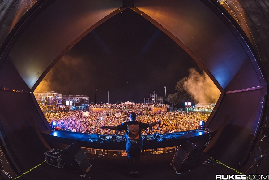 Hàng nghìn khán giả “không ngủ