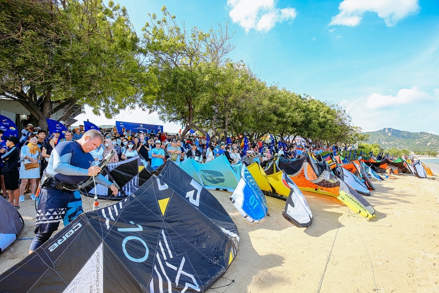 Lễ hội lướt ván diều quốc tế thu hút du khách về Ninh Thuận