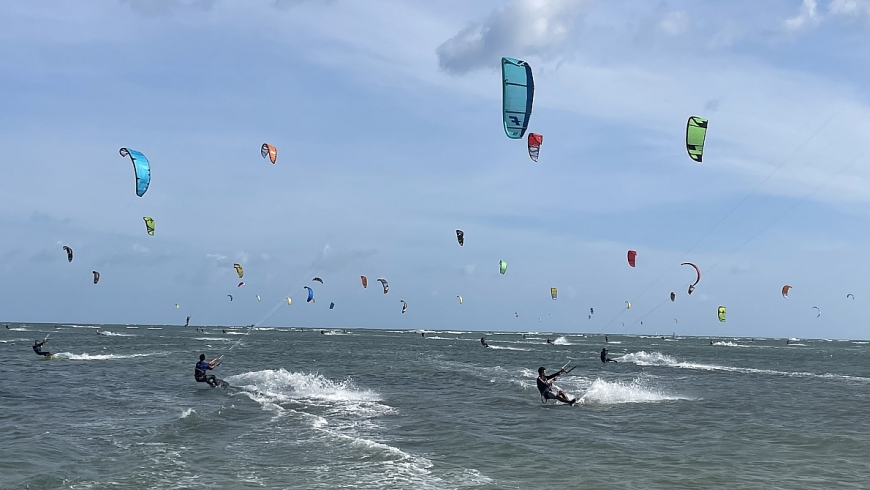 Lễ hội lướt ván diều quốc tế thu hút du khách về Ninh Thuận