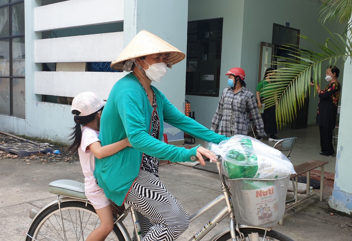 Quỹ Phát triển Tài năng Việt trao “Triệu phần quà san sẻ yêu thương” đến các hoàn cảnh khó khăn tại TP.Hồ Chí Minh