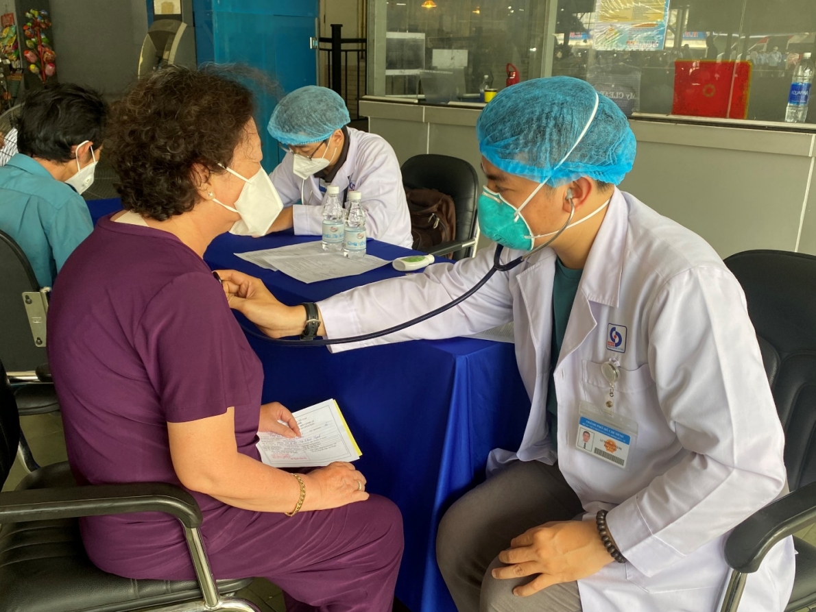 Tiêm nhắc lại vắc xin phòng COVID-19 để duy trì bền vững hiệu quả phòng, chống dịch COVID-19