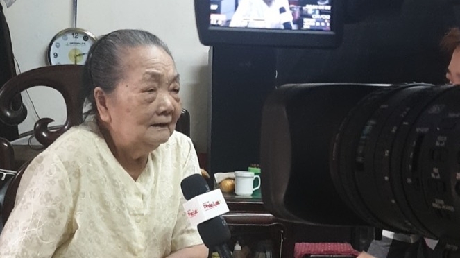 Ở tuổi gần đất xa trời, bà Tỵ chỉ mong nhà của mình được cấp sổ để sửa sang cho con cháu bớt khổ