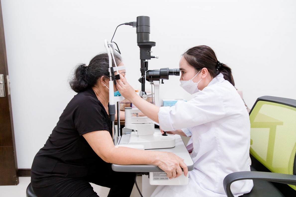 Chăm sóc sức khỏe vừa là nhu cầu, vừa là thách thức lớn đối với người cao tuổi