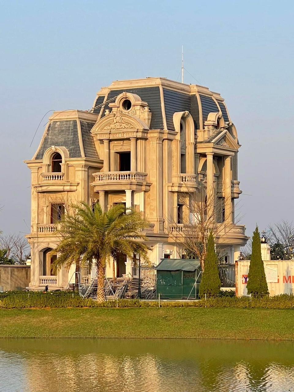 Thanh Hóa: Những biệt thự “lâu đài” có phá vỡ quy hoạch?