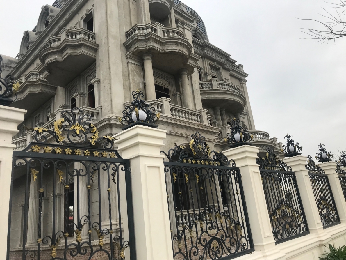 Thanh Hóa: Những biệt thự “lâu đài” có phá vỡ quy hoạch?