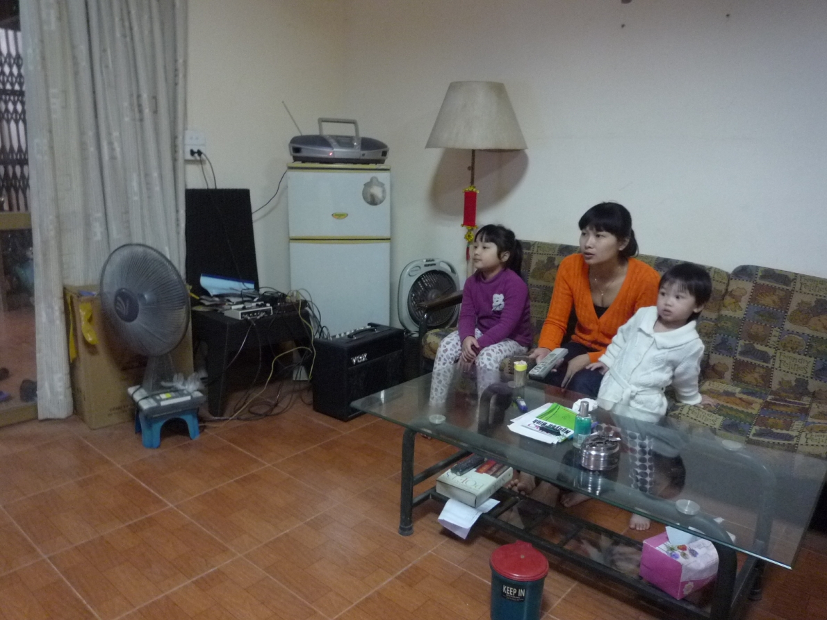 Vụ cưỡng chế nhà cửa hơn 20 hộ dân tại phường Phú Thượng, quận Tây Hồ: Đùn đẩy trách nhiệm, dân lãnh đủ?