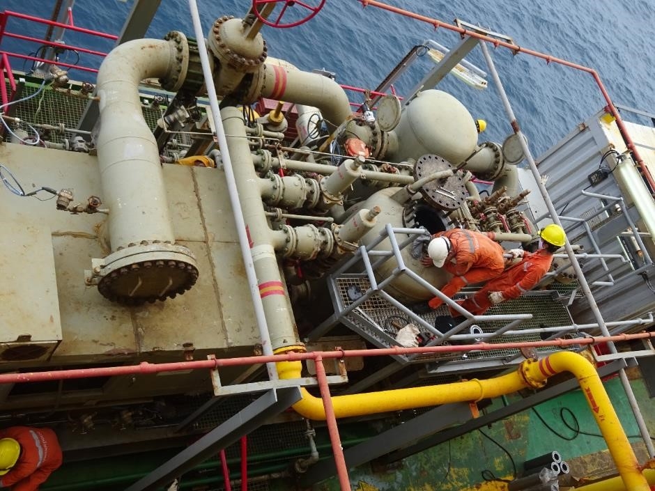 Người lao động dầu khí tại các công trình trên biển