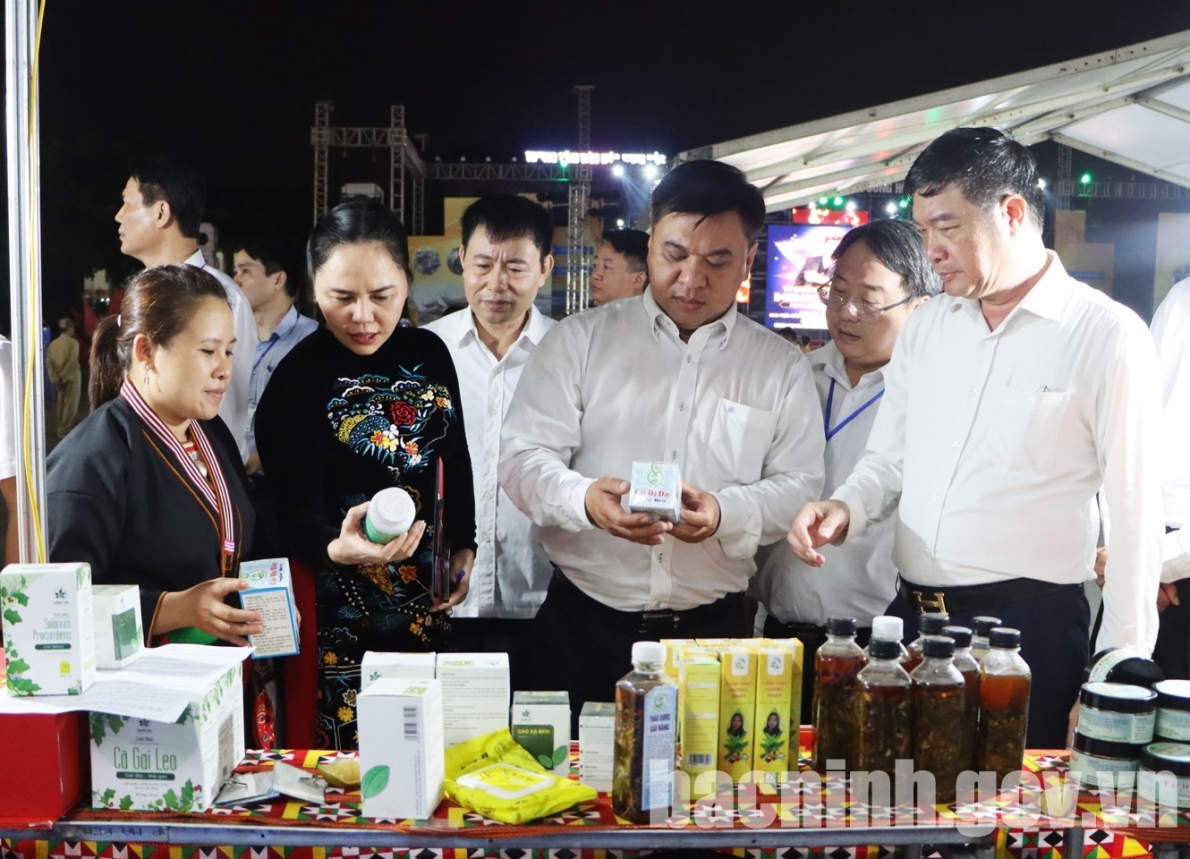 Gần 400 gian hàng tham gia Hội chợ Công Thương khu vực Đồng bằng sông Hồng – Bắc Ninh 2022