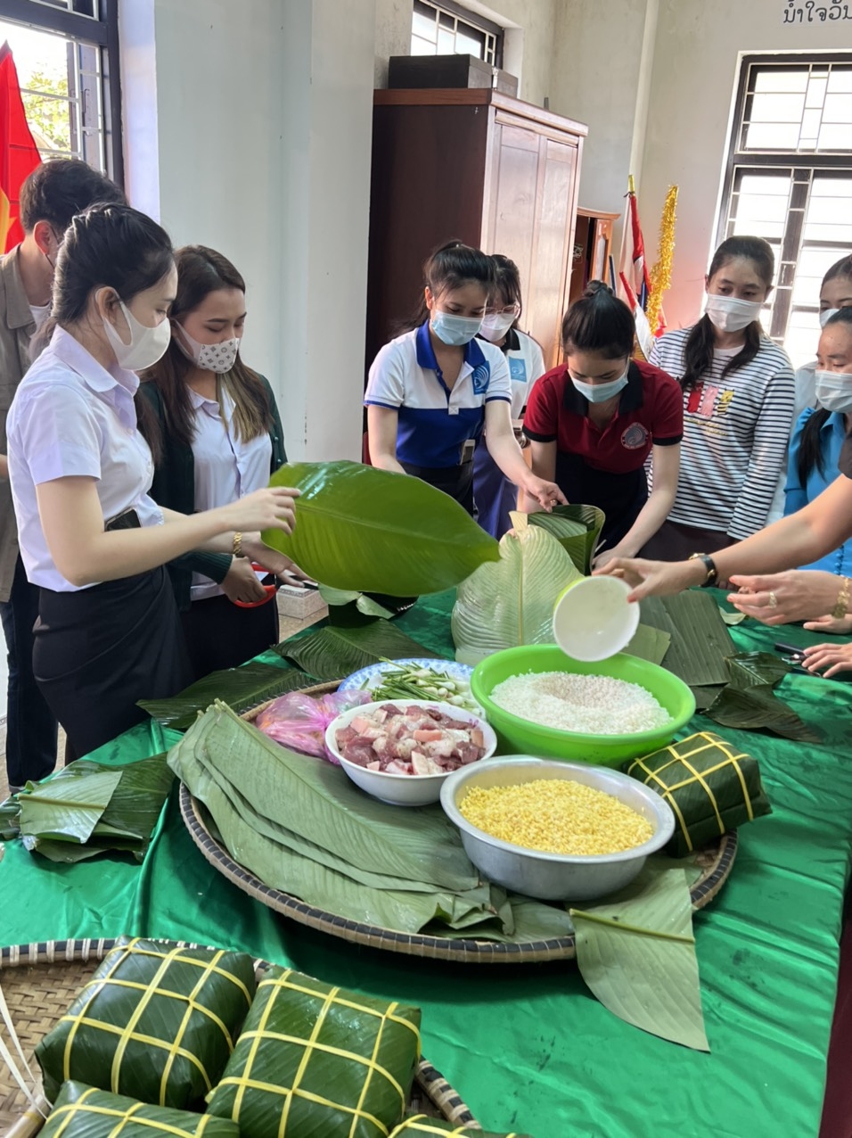 Lưu học sinh Lào ấm áp những ngày Tết Việt tại Quảng Bình