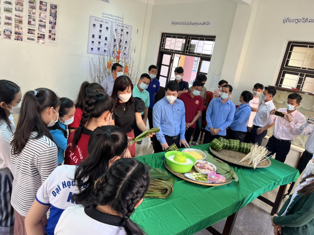 Lưu học sinh Lào ấm áp những ngày Tết Việt tại Quảng Bình