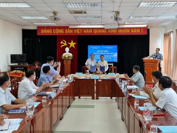 Ban đại diện NCT An Giang và Sở Nông nghiệp ký kết phối hợp phòng chống thiên tai