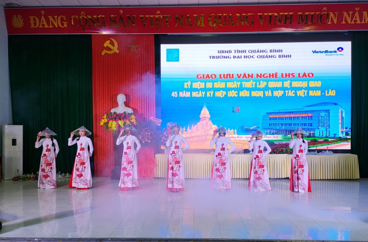 Trường Đại học Quảng Bình: Tổ chức kỷ niệm 60 năm thiết lập quan hệ ngoại giao Việt-Lào
