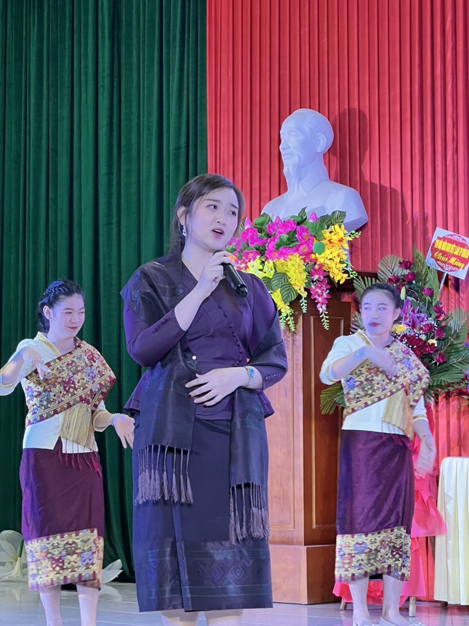 Trường Đại học Quảng Bình: Tổ chức kỷ niệm 60 năm thiết lập quan hệ ngoại giao Việt-Lào